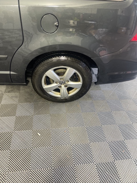 2011 Volkswagen Routan SE photo 19
