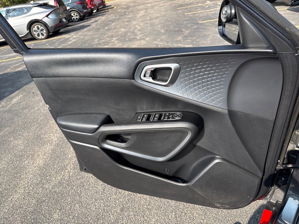 2020 Kia Soul GT-Line photo 16