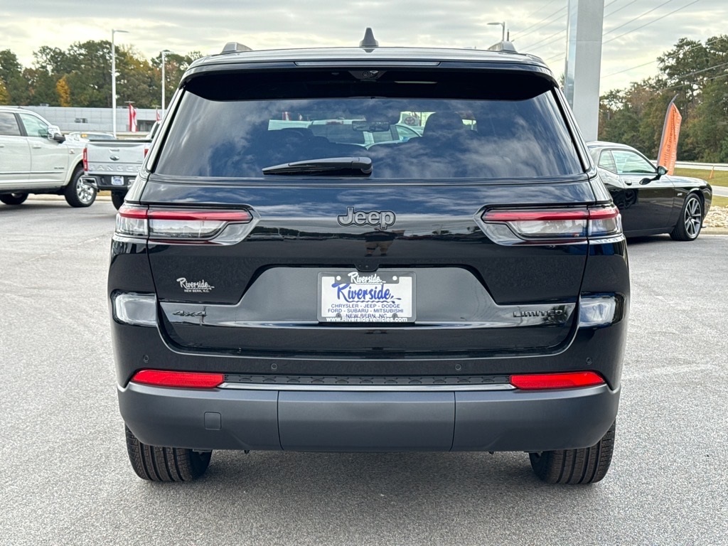 2025 Jeep Grand Cherokee Limited photo 3