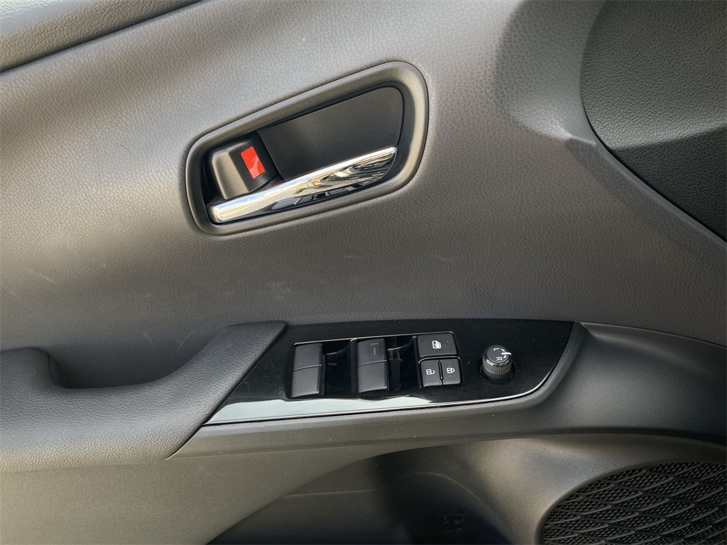 2021 Toyota Prius Prime LE photo 15