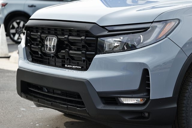 2025 Honda Ridgeline Black Edition photo 3