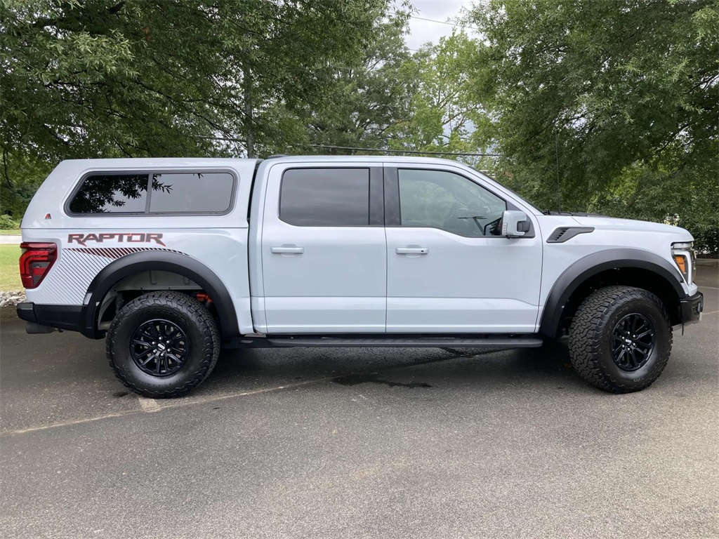 2025 Ford F-150 Raptor photo 2