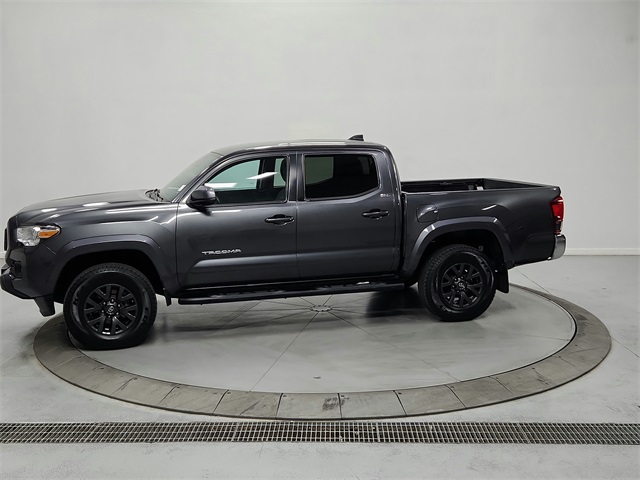 2020 Toyota Tacoma SR5 photo 2