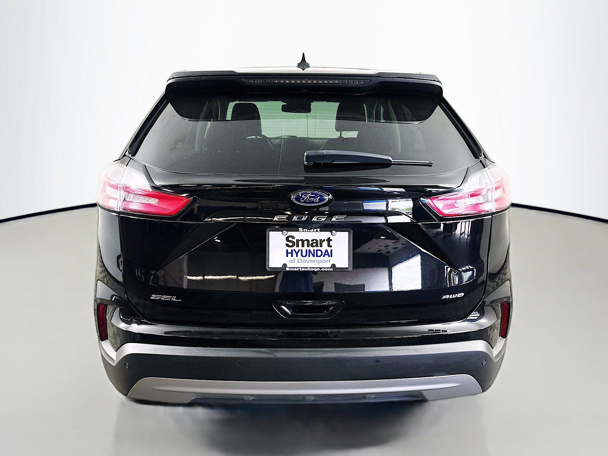 2024 Ford Edge SEL photo 2