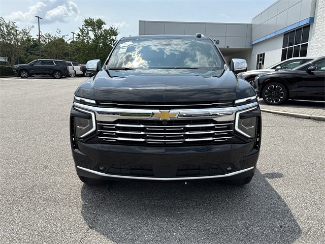 2025 Chevrolet Suburban Premier photo 8
