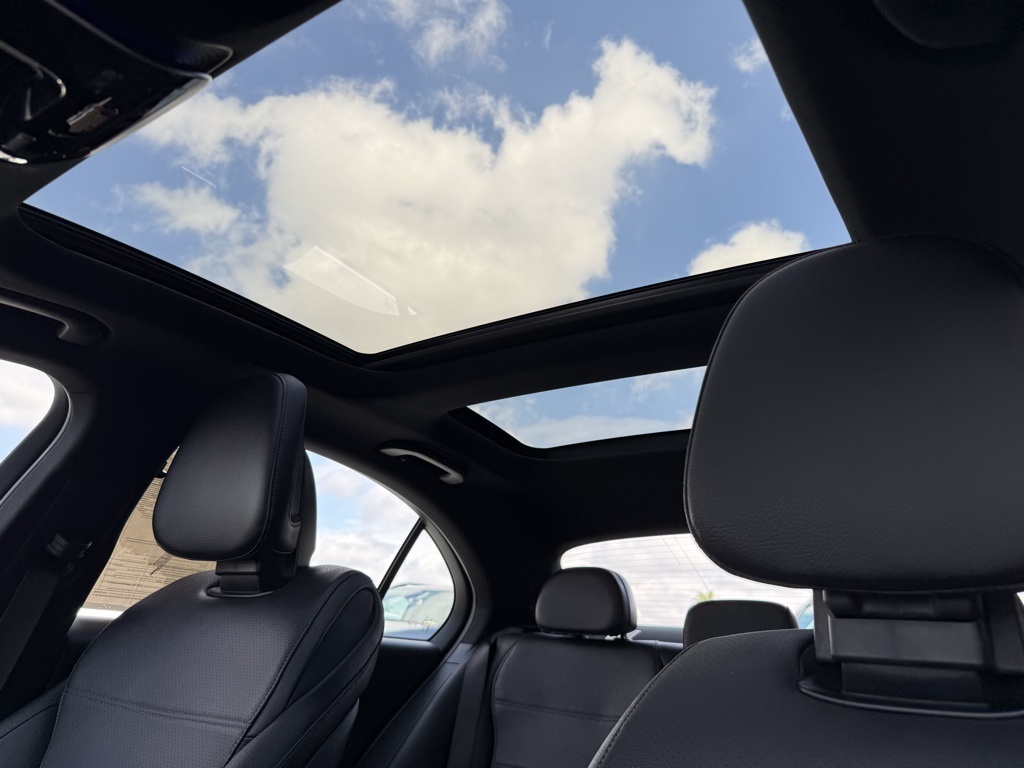 2025 Mercedes Benz C 300 photo 2