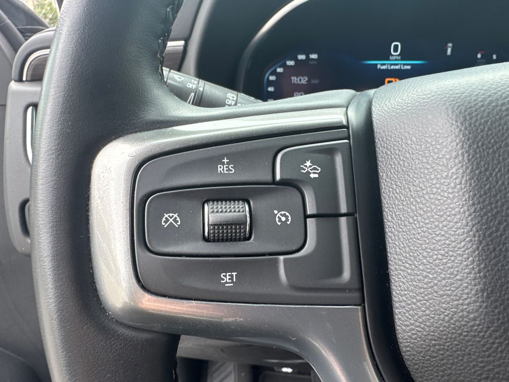 2024 Chevrolet Suburban LT photo 24