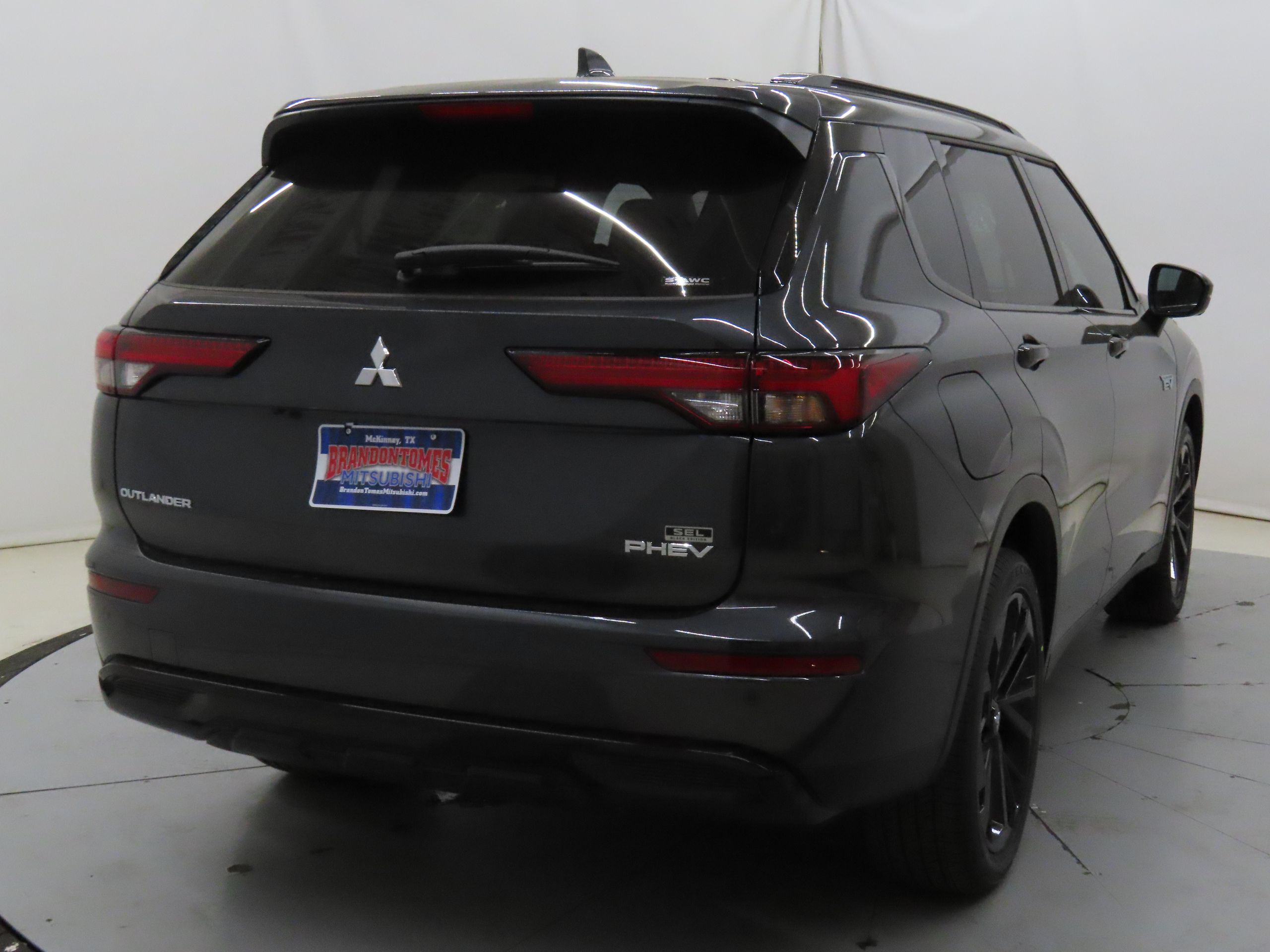 2025 Mitsubishi Outlander PHEV SEL photo 3