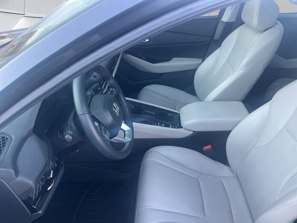 2024 Honda Accord Hybrid Touring photo 7