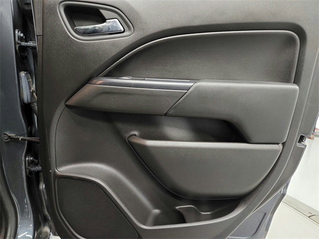 2017 Chevrolet Colorado LT photo 30