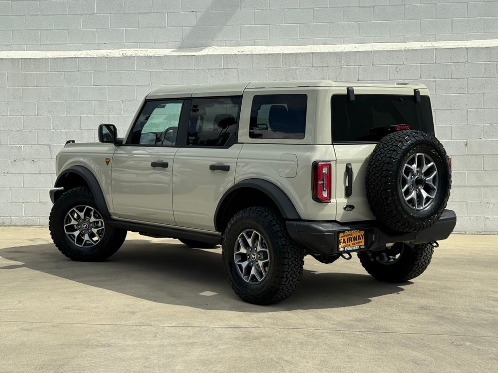 2025 Ford Bronco Badlands photo 4