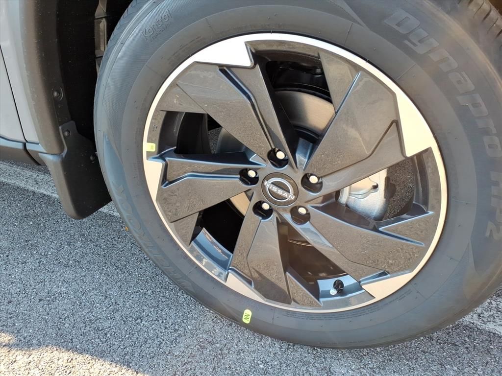 2026 Nissan Rogue SV photo 3