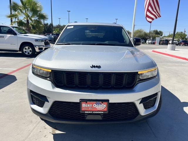 2025 Jeep Grand Cherokee Altitude X photo 2