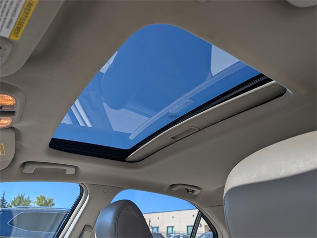 2011 Ford Fusion SEL photo 10