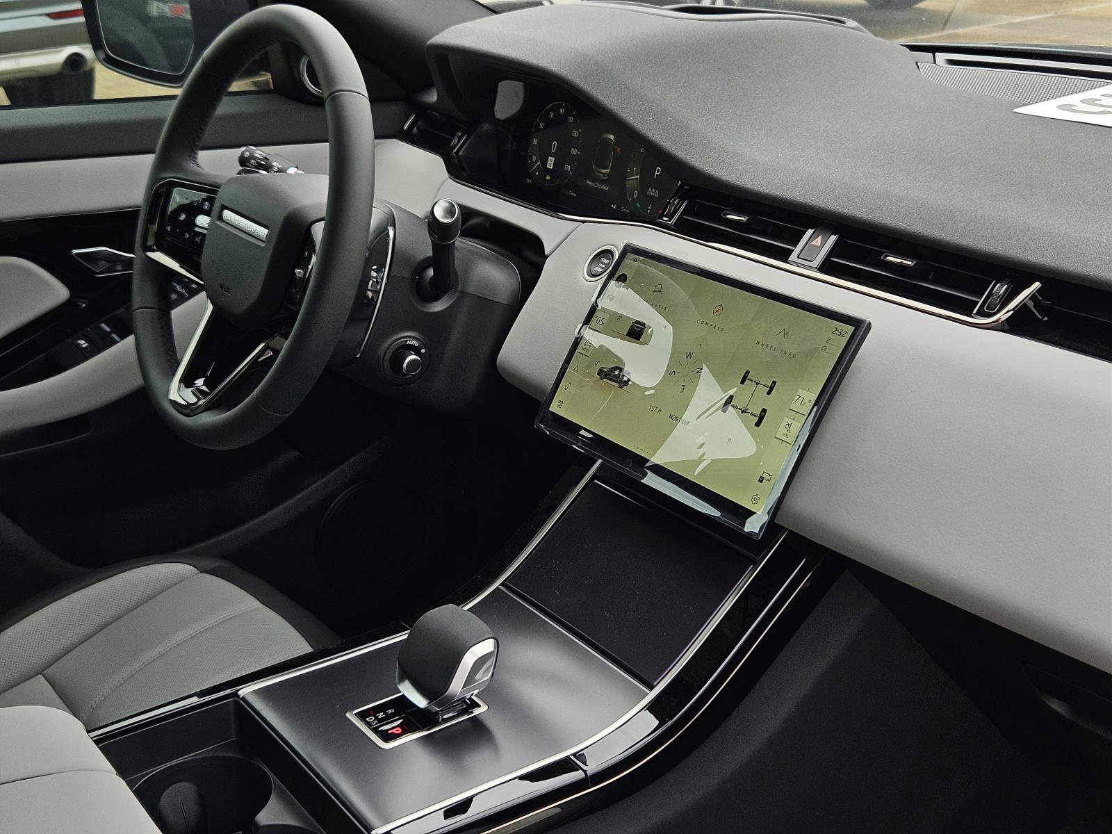 2026 Land Rover Range Rover Evoque Dynamic SE photo 41