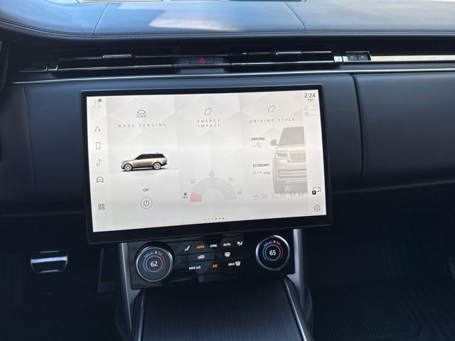 2023 Land Rover Range Rover SE photo 11