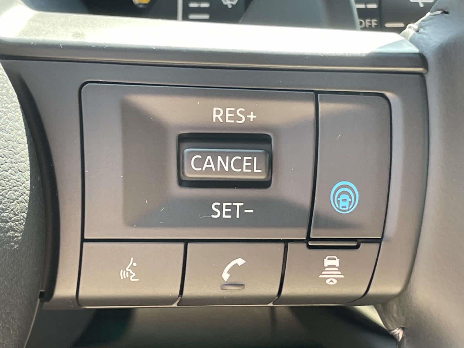 2025 Nissan Pathfinder SV photo 25