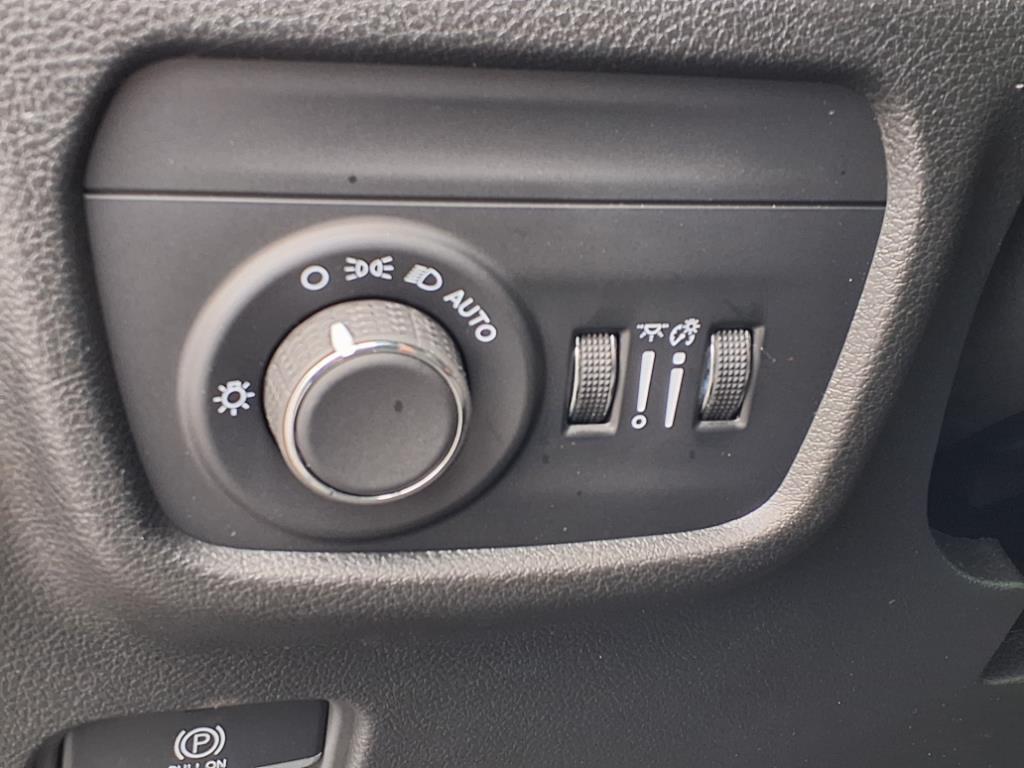 2024 Jeep Grand Cherokee Laredo X photo 6