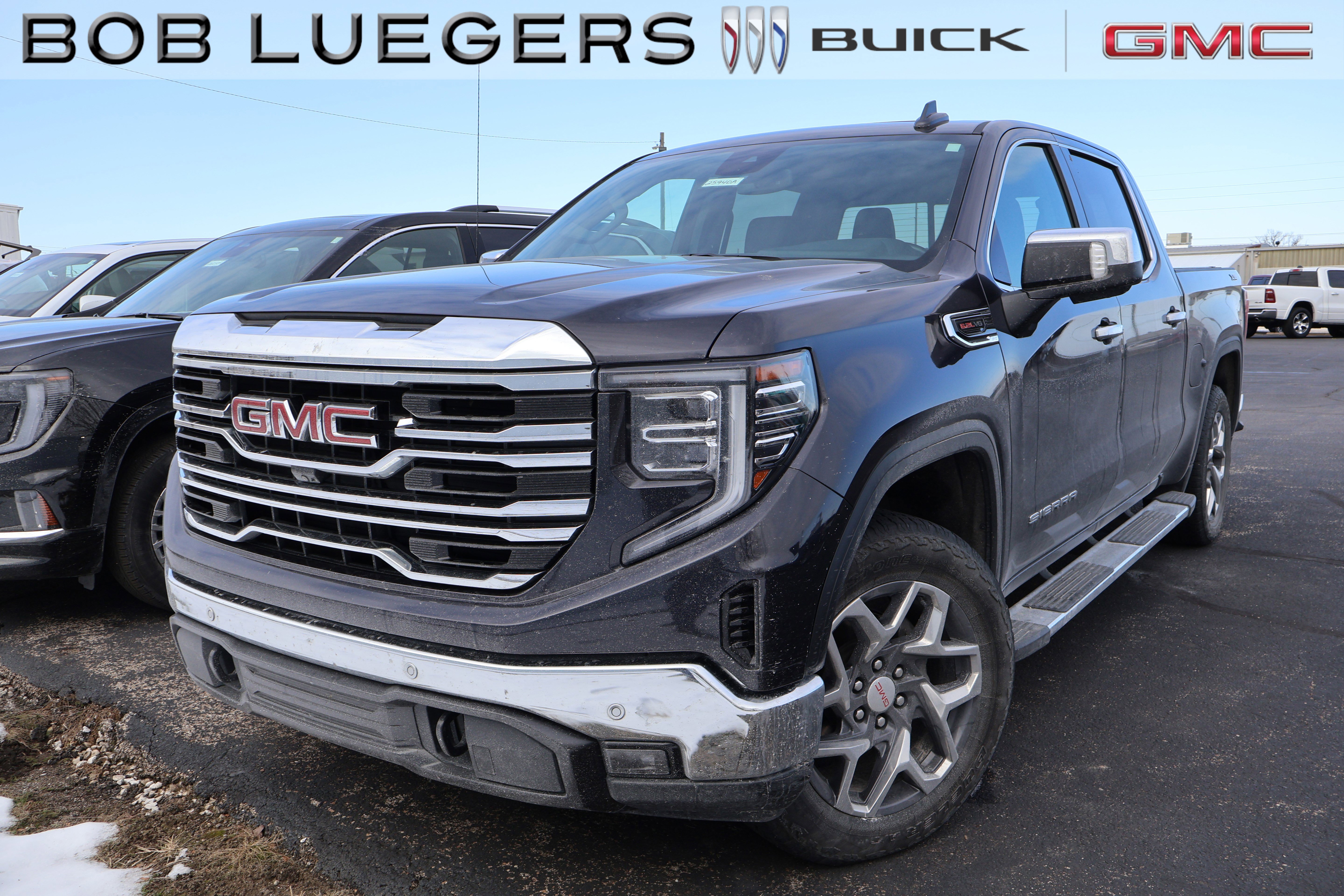 2023 GMC Sierra 1500 SLT's photo