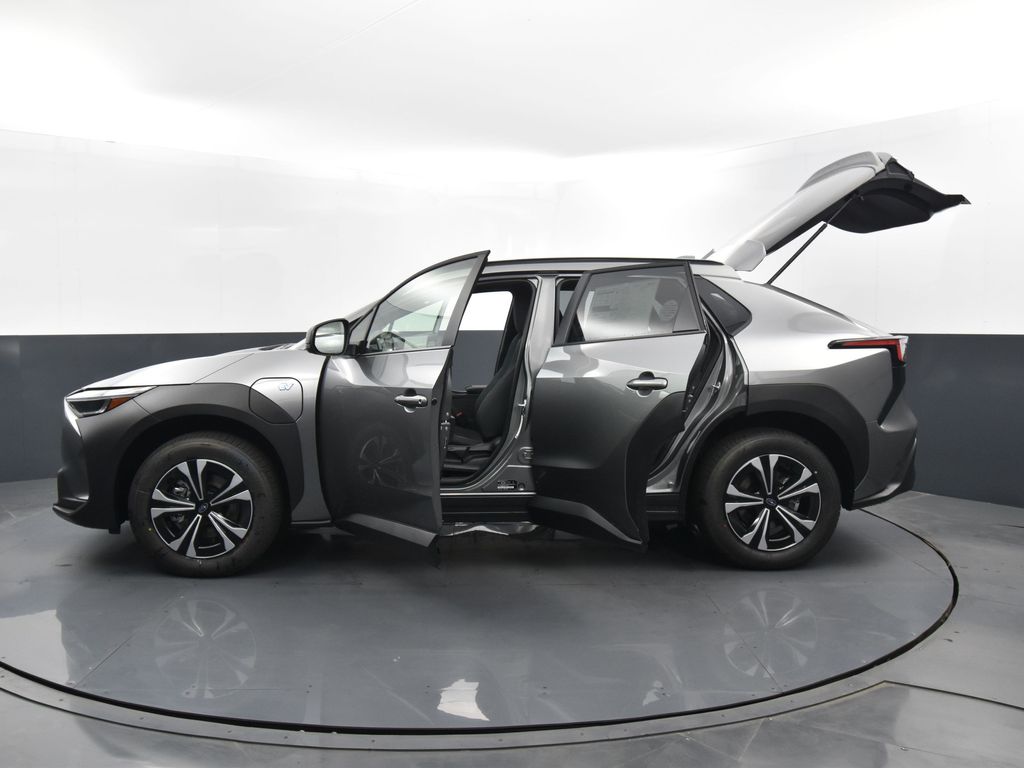 2025 Subaru Solterra Premium photo 32