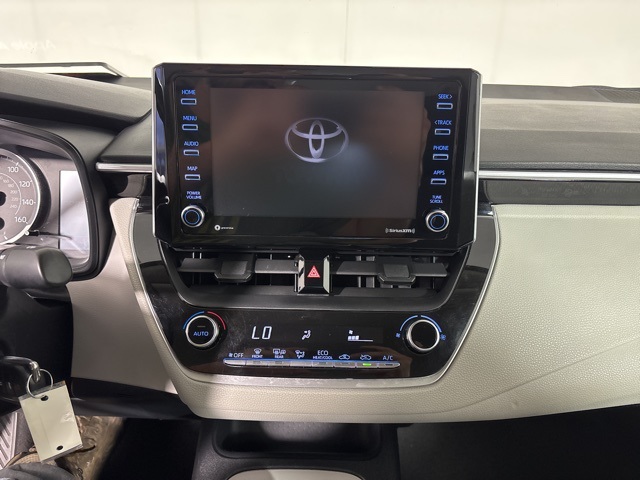 2021 Toyota Corolla LE photo 16