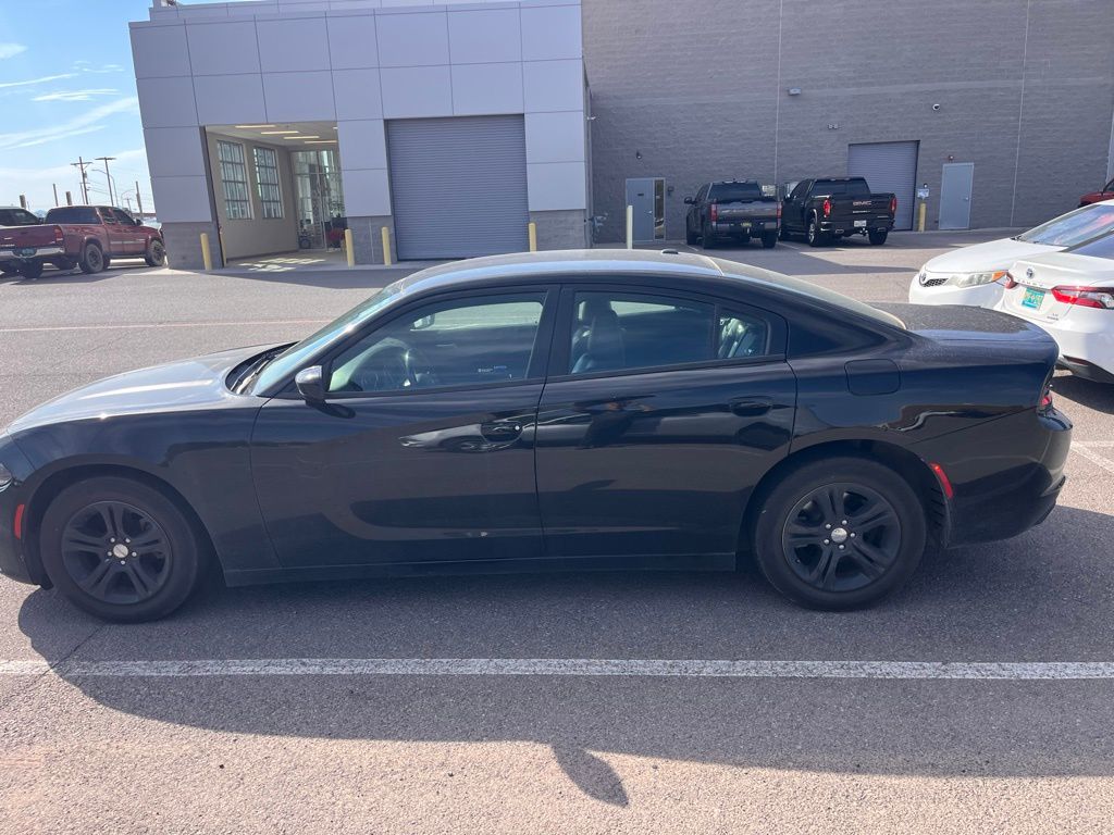 2020 Dodge Charger SXT photo 2