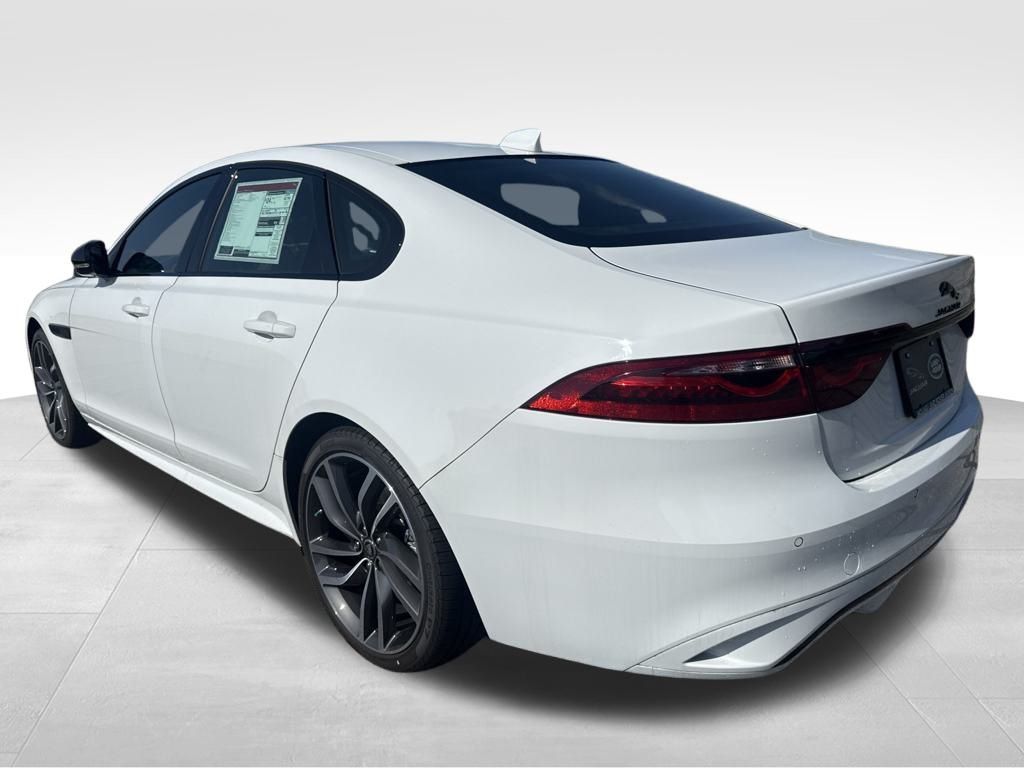 2024 Jaguar XF P300 R-Dynamic SE photo 4