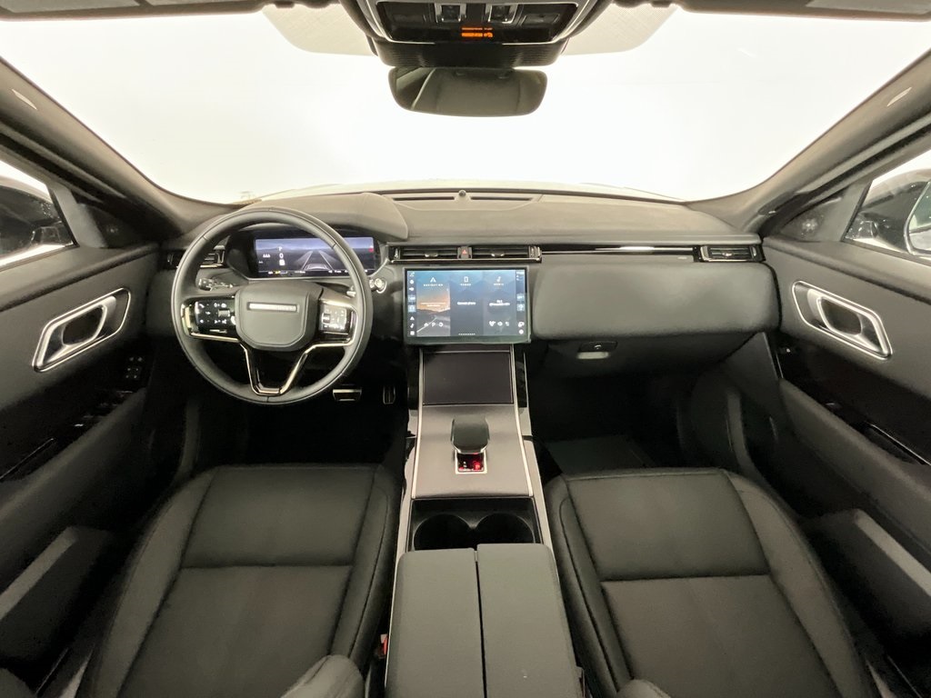 2026 Land Rover Range Rover Velar SE photo 3
