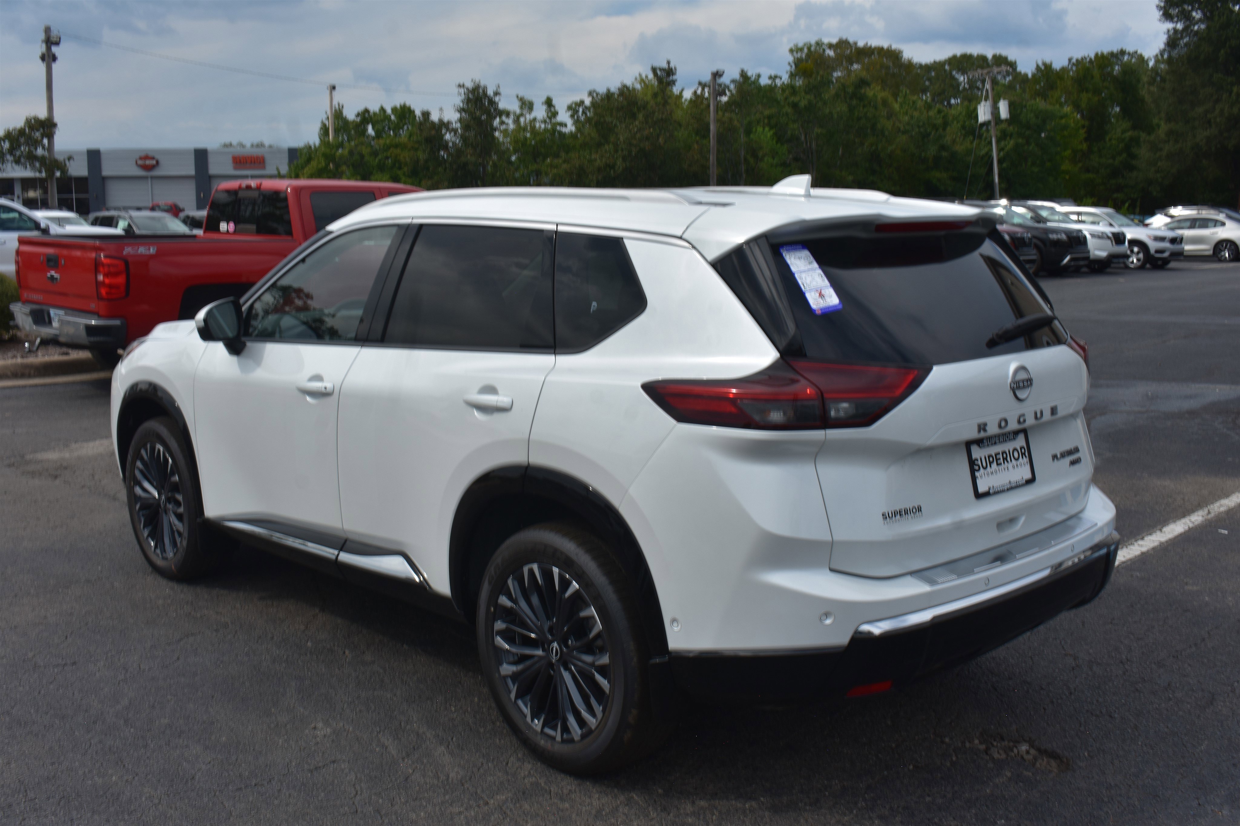 2026 Nissan Rogue Platinum photo 4