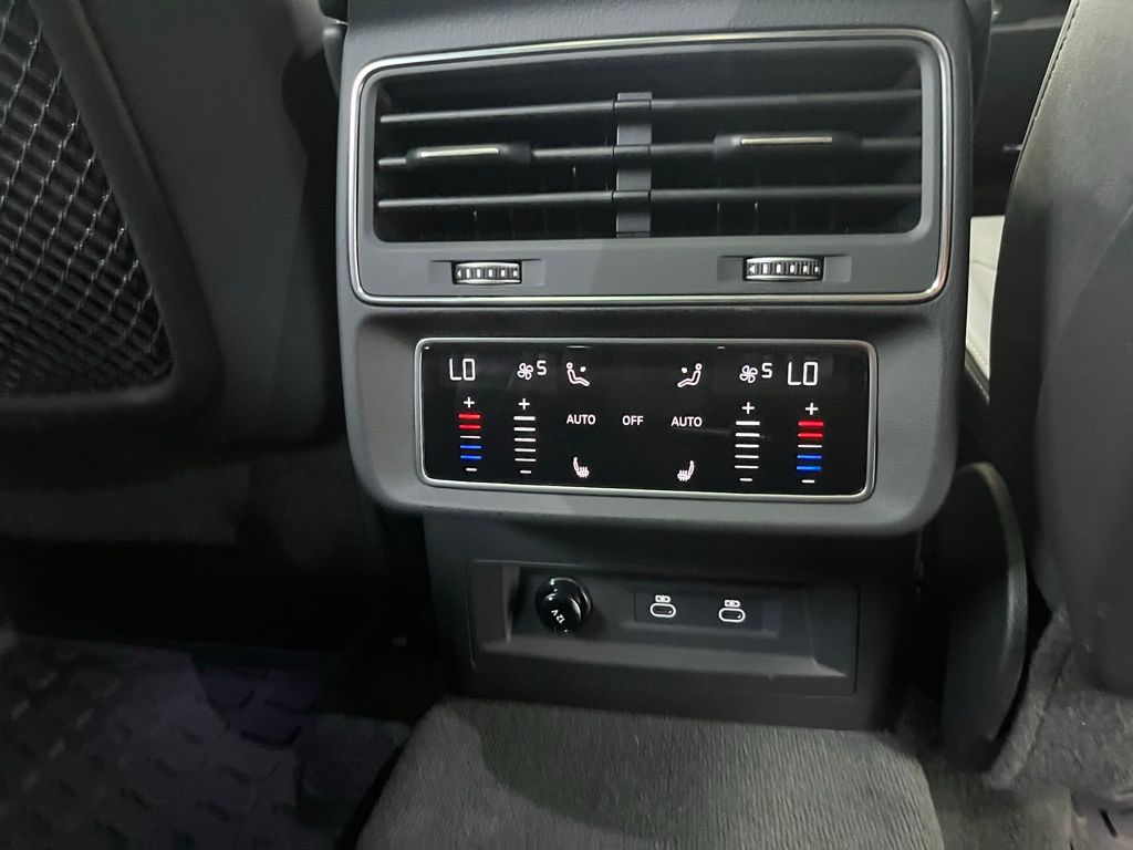 2025 Audi Q7 55 Premium Plus photo 25