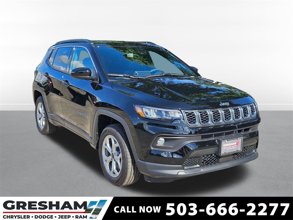 New 2025 Diamond Black Crystal Pearl-Coat Exterior Paint Jeep Latitude image 1