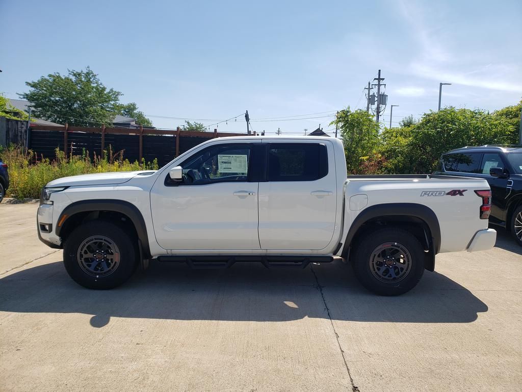 2025 Nissan Frontier Crew Cab PRO-4X photo 3