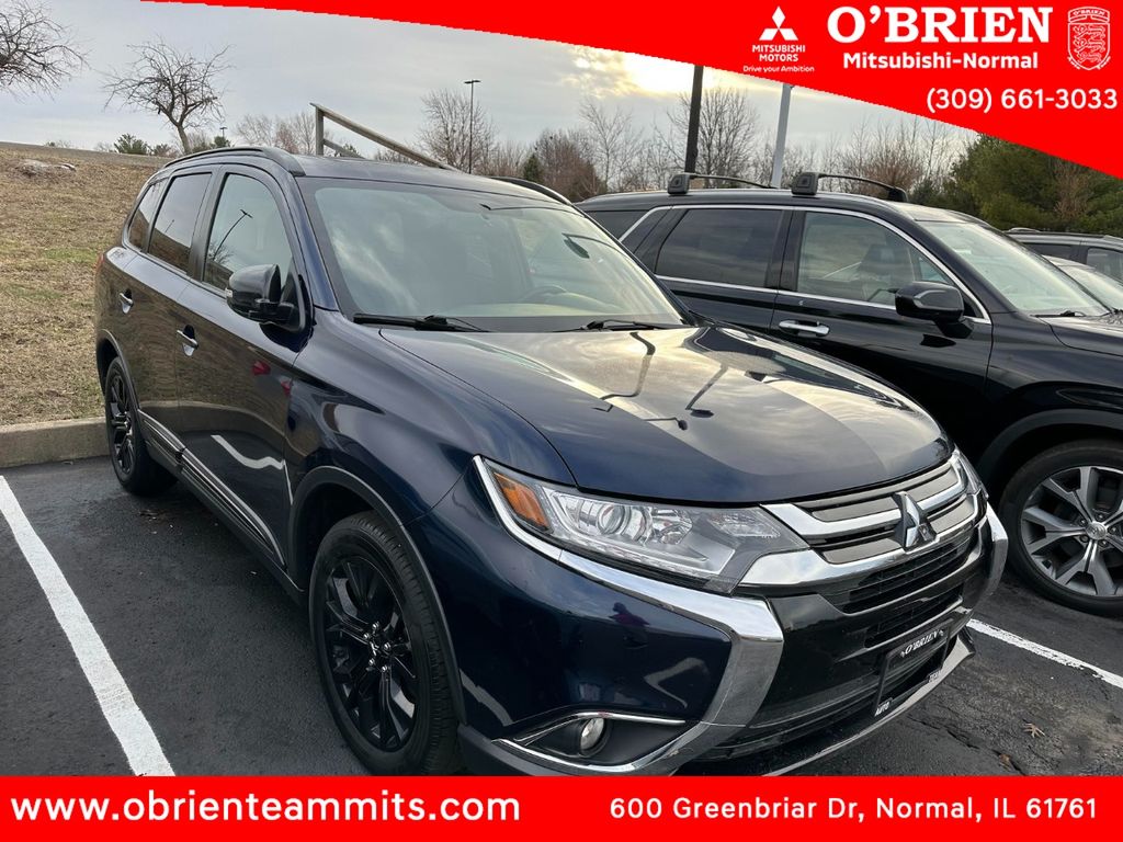 2018 Mitsubishi Outlander LE's photo