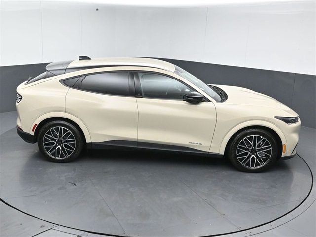 2025 FORD MUSTANG MACH-E - Image 48