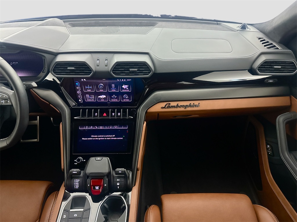 2023 Lamborghini Urus S photo 24