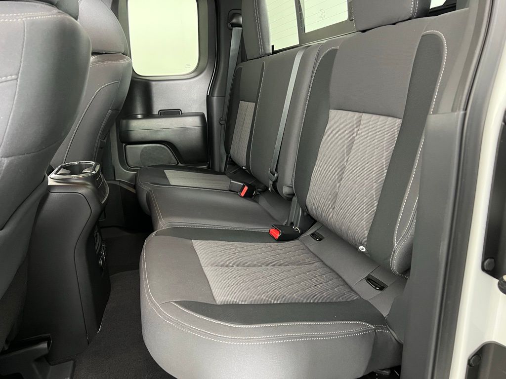 2024 Nissan Titan SV photo 22