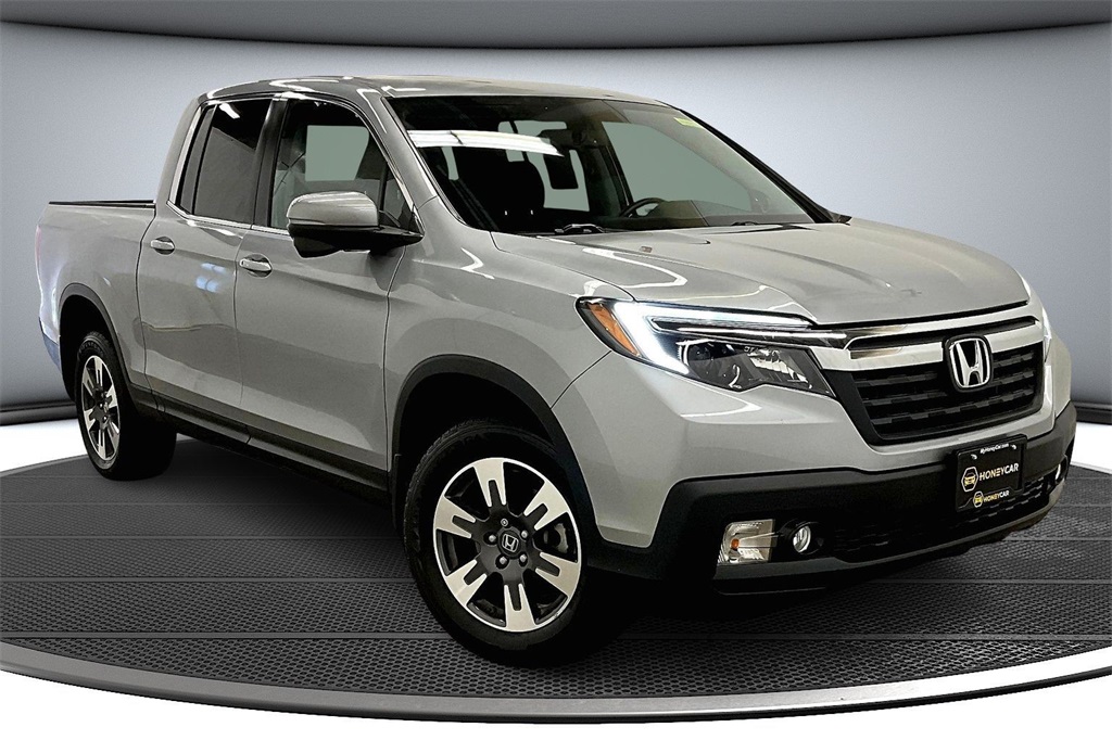 2019 Honda Ridgeline RTL-T's photo