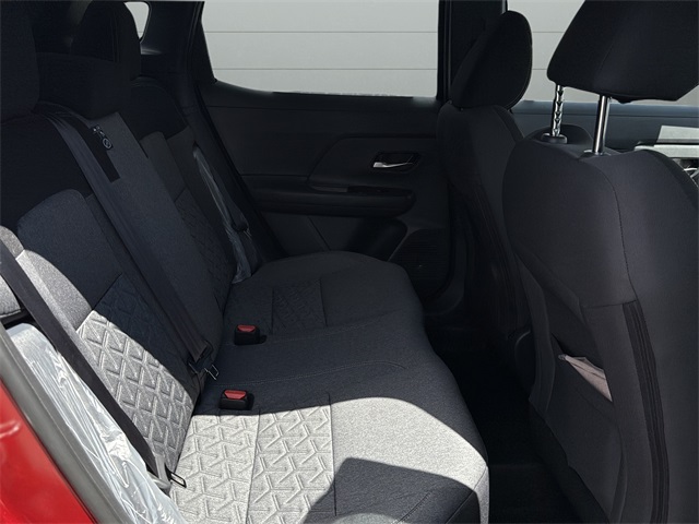 2025 Nissan Kicks SV photo 25