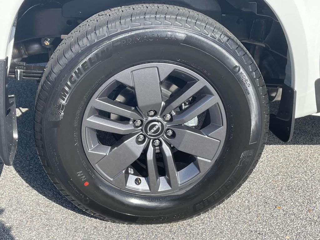 2026 Nissan Frontier Crew Cab SV photo 7