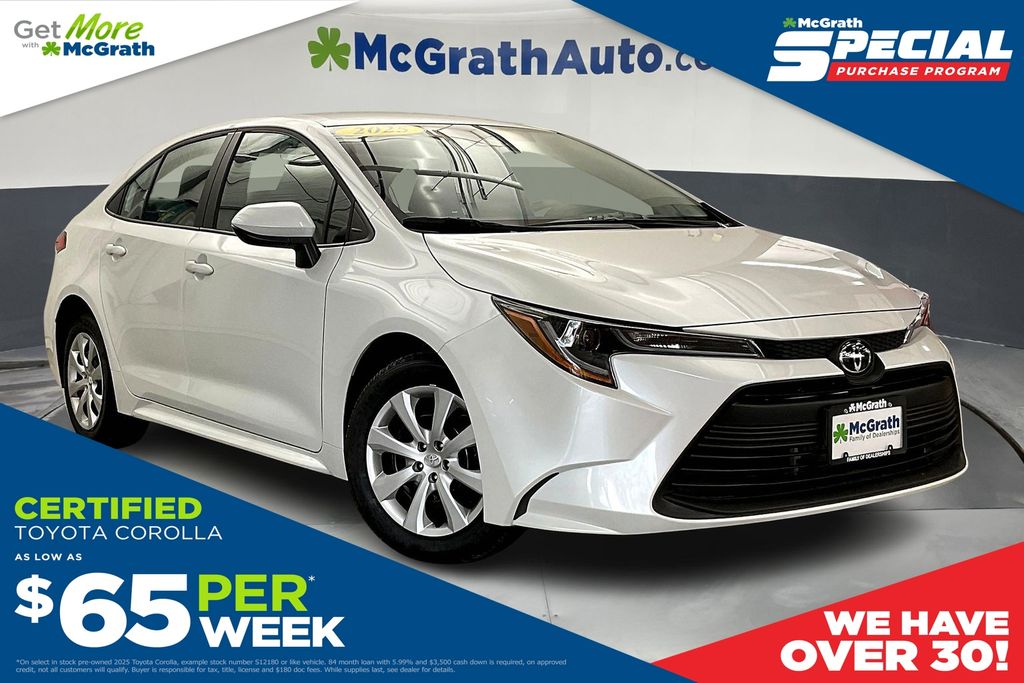 2025 Toyota Corolla LE's photo