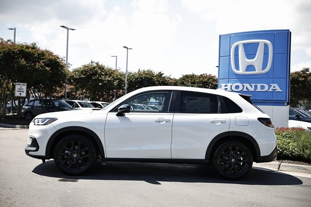 2025 Honda HR-V Sport photo 3