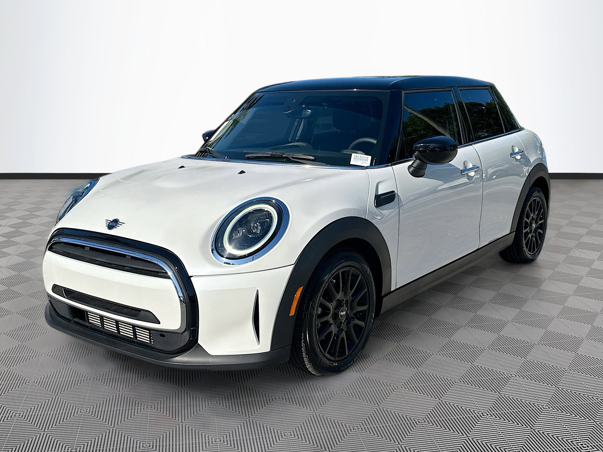 2023 Mini Cooper 4 Door Hardtop photo 3