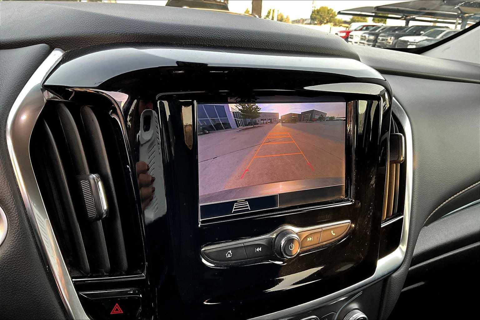 2021 Chevrolet Traverse LS photo 24