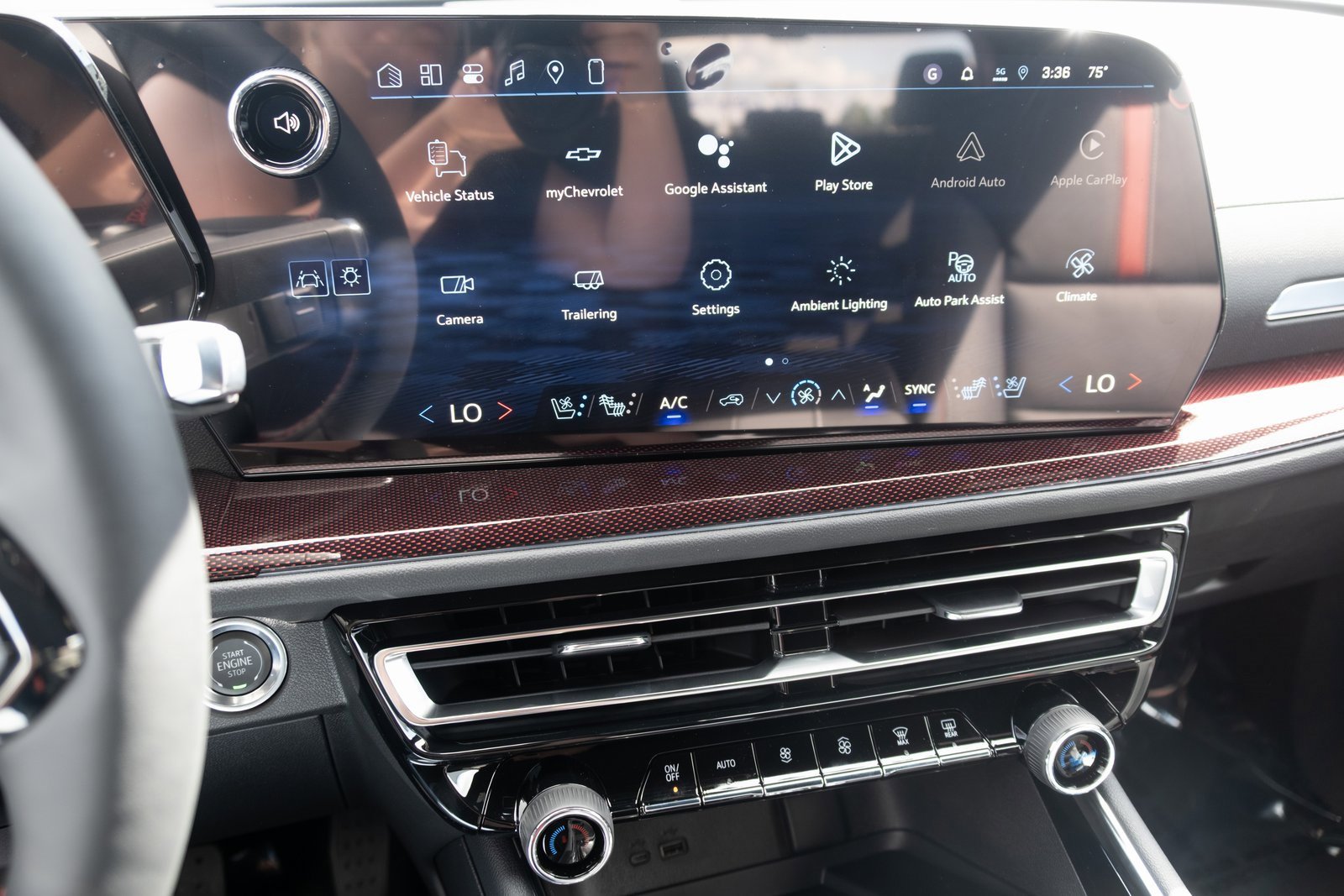 2026 Chevrolet Traverse RS photo 3