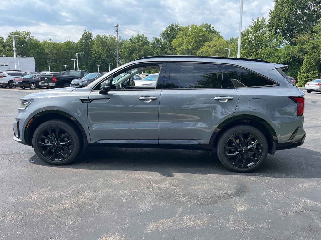 2023 Kia Sorento SX photo 2