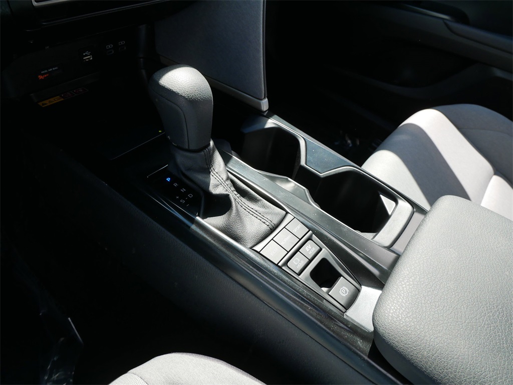 2025 Toyota Camry LE photo 16
