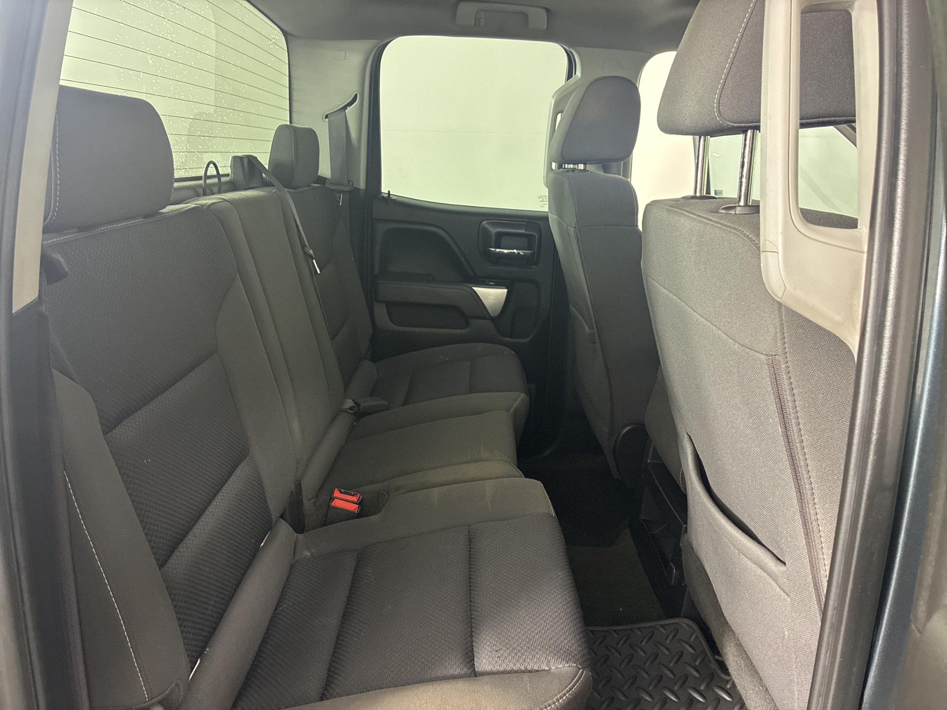 2017 Chevrolet Silverado 1500 LT photo 17