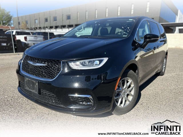 2024 Chrysler Pacifica Touring L's photo