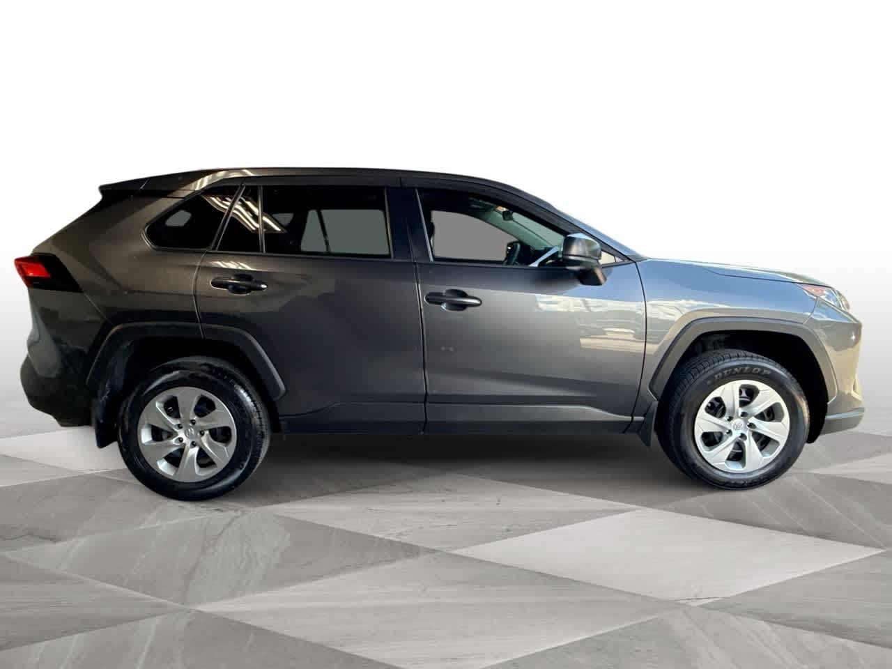 2022 Toyota RAV4 LE photo 8
