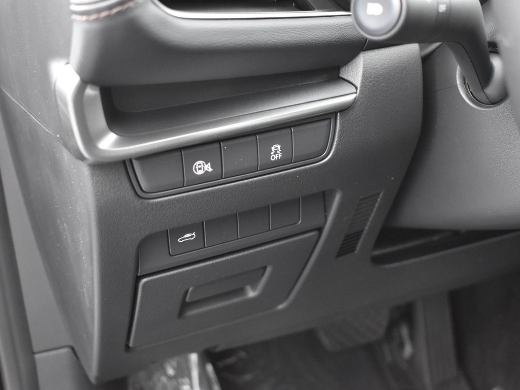 2025 Mazda Mazda3 Sedan 2.5 Select Sport photo 8